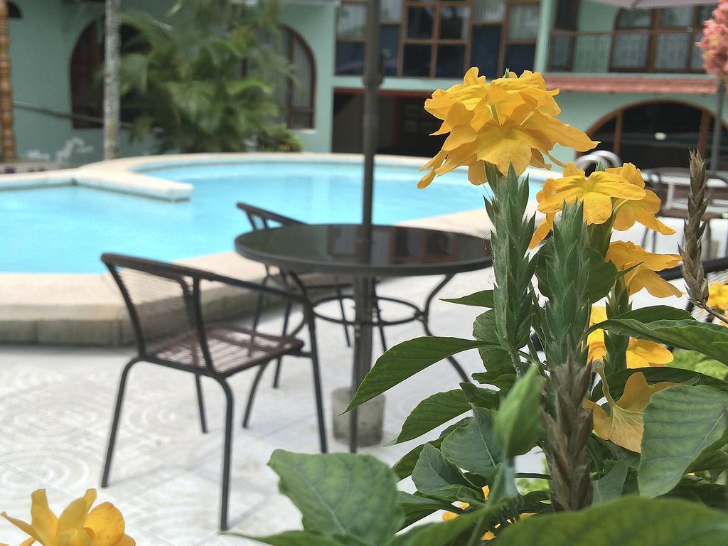 Hotel & Suites La Posada De Lobo Iquitos Kültér fotó