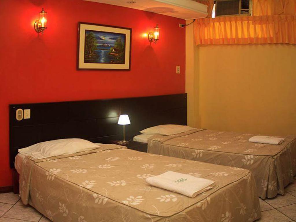 Hotel & Suites La Posada De Lobo Iquitos Kültér fotó