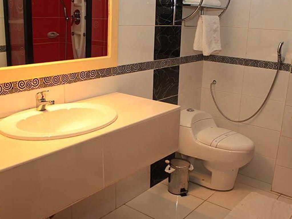 Hotel & Suites La Posada De Lobo Iquitos Kültér fotó